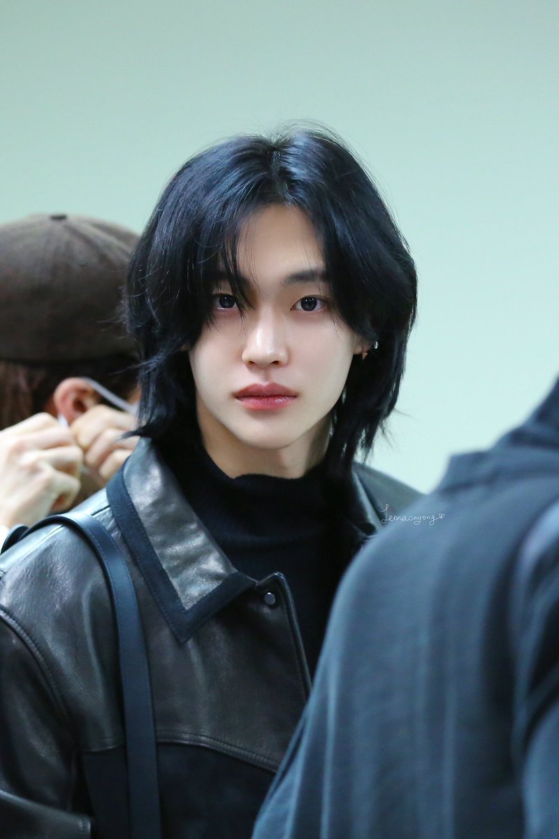adorabbin's tweet photo. 누나 진실게임해요
솔직히 말해주세요
제 입술이 그러케 마니 
뚱쯍... 뚱.뚱쭝해요? https://t.co/tpZYjnNA46