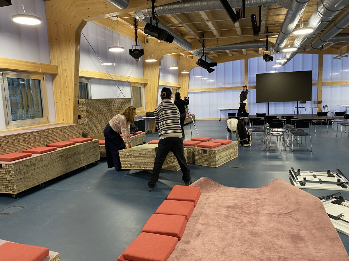 tesseraeUSR's tweet image. Preparing to start the #Educity conference with some morning gym!