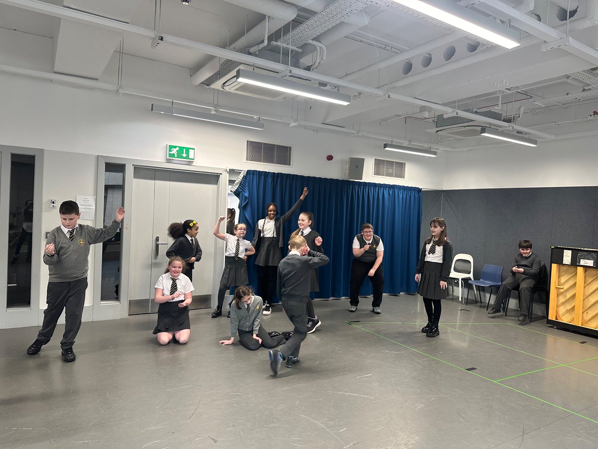StColumbkilles's tweet photo. Room 10 had a fabulous visit to The Royal Conservatoire where they participated in a fun-filled drama session aswell as a tour of the building. Thanks again to Caroline and James for making us feel so welcome and special😊🌟🎭 @RCStweets https://t.co/9iEbTuYC8g