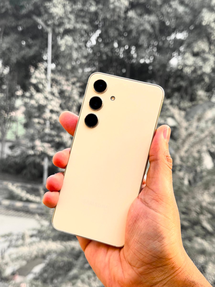 Q2. How many OS and Security updates has Samsung promised in the #GalaxyS24?
A. 5 years
B. 7 years
C. 2 years
D. 4 years
#GalaxyS24 #WinGalaxyS24 #GalaxyAI #stufflistingsarmy