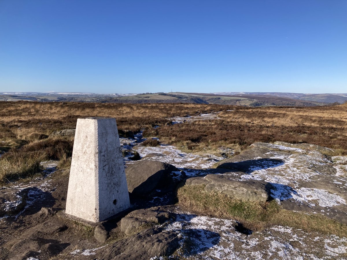 Good morning everyone wishing you a lovely day 😀happy #TrigpointThursday from wonderful White Edge wandering last week 💚
#PeakDistrict