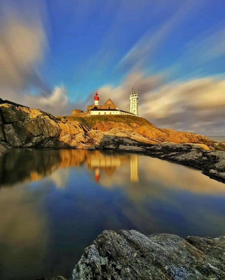 BreizhWeCan's tweet photo. Xello en [PHOTO] 💙 #MagnifiqueBretagne #plougonvelin #pointesaintmathieu 

© Paul Leven https://t.co/YAmGn2RTKM