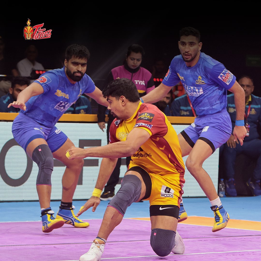 Telugu_Titans's tweet photo. Here are a few snapshots 📸 from our last home leg match. #TTvCHE

#MatchPhotos #HomeLeg #Hyderabad #GachibowliIndoorStadium #Kabaddi #TeluguTitans #TamilThalaivas #PKLSeason10 #Prokabaddi #ProKabaddiLeague #HarSaansMeinKabaddi #TitansArmy https://t.co/TDUDt8GxUf