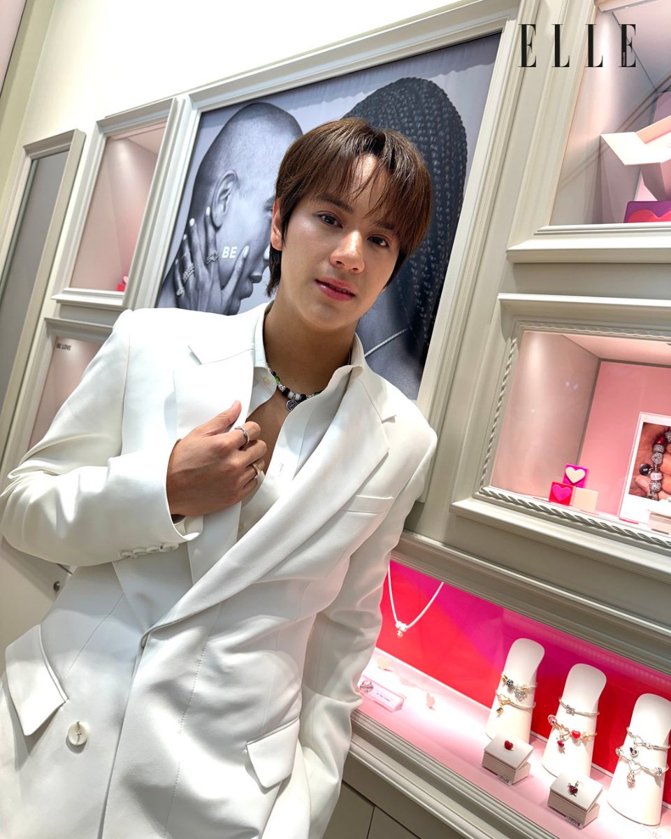 ELLEThailand's tweet image. ลุคนี้ปังมาก! หนุ่มสุดหล่อ ‘นนน กรภัทร์’ กับการคอมพลีตลุคด้วยแอ็กเซสเซอร์รี่ส์จาก Pandora Moments และ Pandora Me คอลเล็กชั่นใหม่ล่าสุดของ Pandora ที่งานเปิดตัว ณ เซนทรัลเวิลด์ในวันนี้ 

#ELLEreports 
#PANDORATH
#PANDORAstylingmomentwithNANON
#nanon_korapat #mynameisnanon