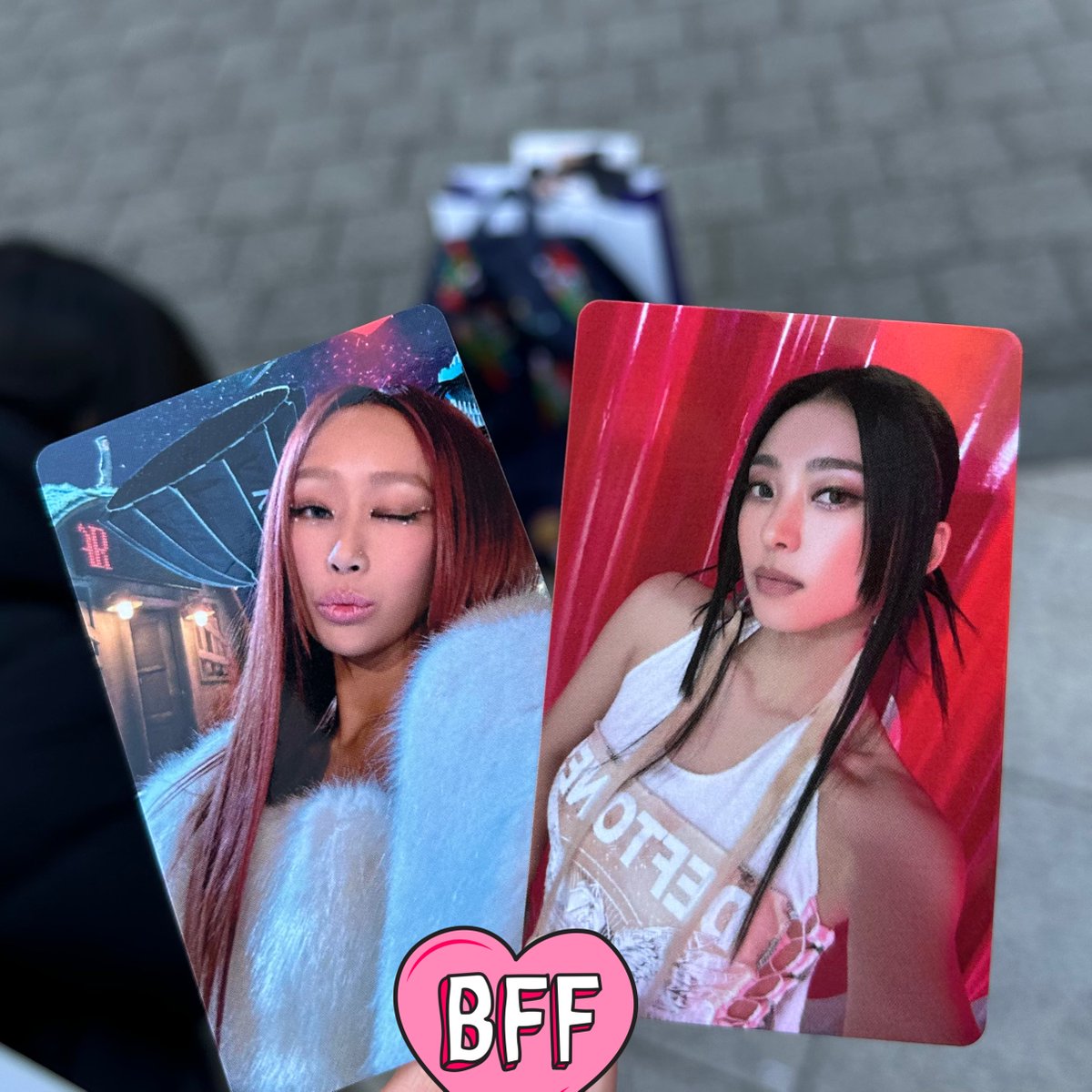 엠카 2주차 포카 💛