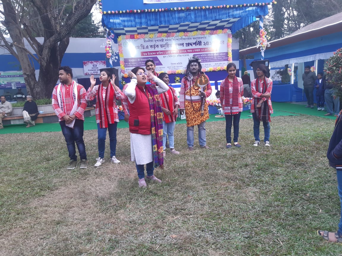 WBSPMGOfficial's tweet photo. Street Drama organized by WBSPMG for Mass Awareness relating to the Abatement of Ganga River Pollution at Rabindra Sarobar on 21-01-2024 in presence of Hon'ble Program Director, WBSPMG https://t.co/6C1H7oxHA1