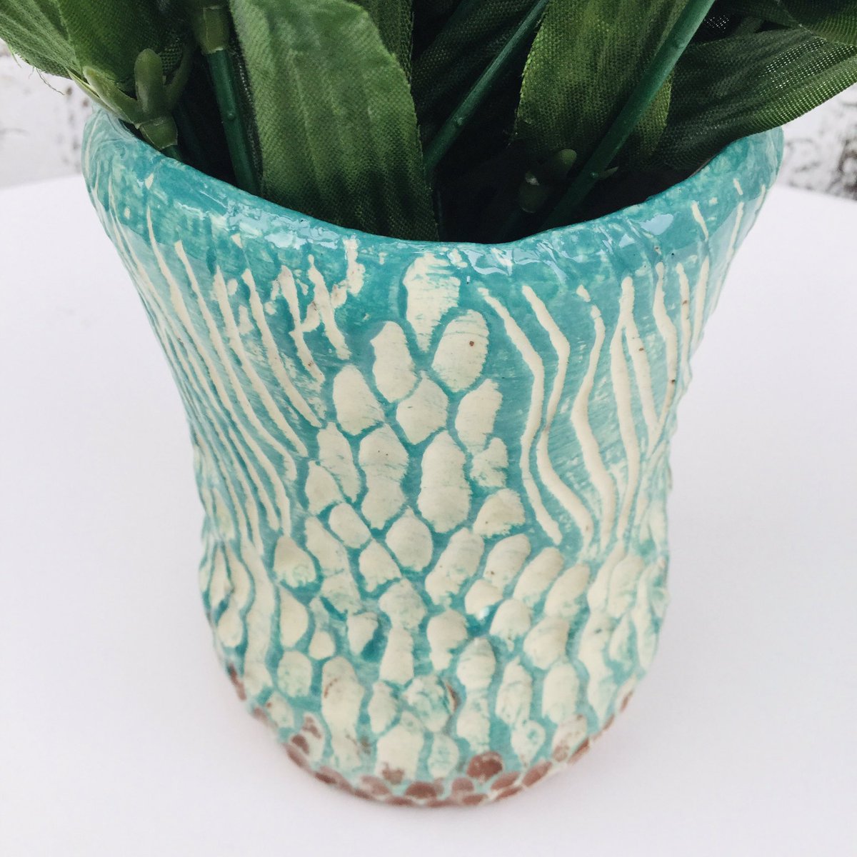 eastnorpottery's tweet image. Nice spot of #sgraffito don’t you think? ❤️👌🤩👏

Made by a participant on our Weekend Potter’s Wheel Course: eastnorpottery.co.uk/potters-wheel-…

#weekendbreak