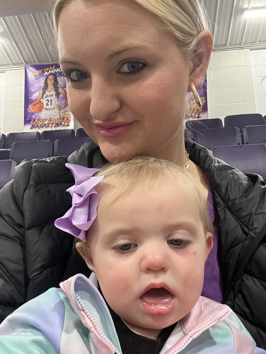 MarBroadbent's tweet photo. ~Love, your biggest fans 💜 @Coach_broadbent https://t.co/eYFP4I5znK