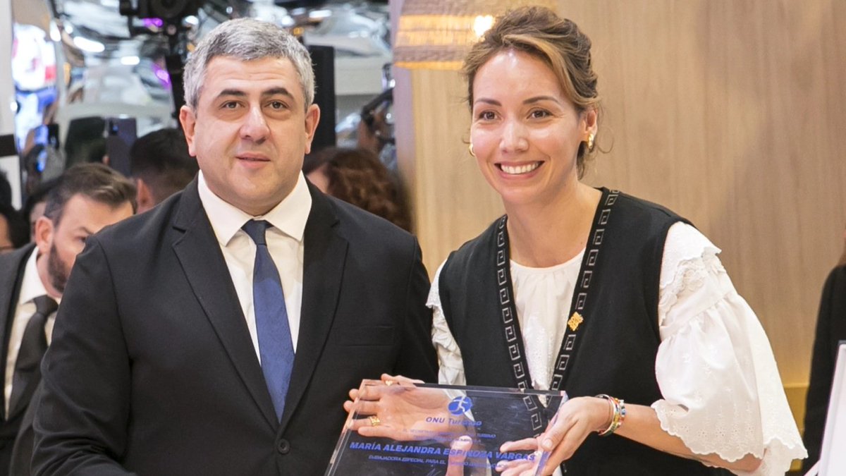 🇪🇨¡Que orgullo ser Ecuatoriano!🇪🇨

Y que en el mismo día recibamos como país tres reconocimientos de ONU Turismo:

🏅 Reconocimiento al Ecuador por ser el primer país en adherirse al Código Internacional para la Protección de Turistas (CIPT) 

🏅 Reconocimiento a Cuenca por su