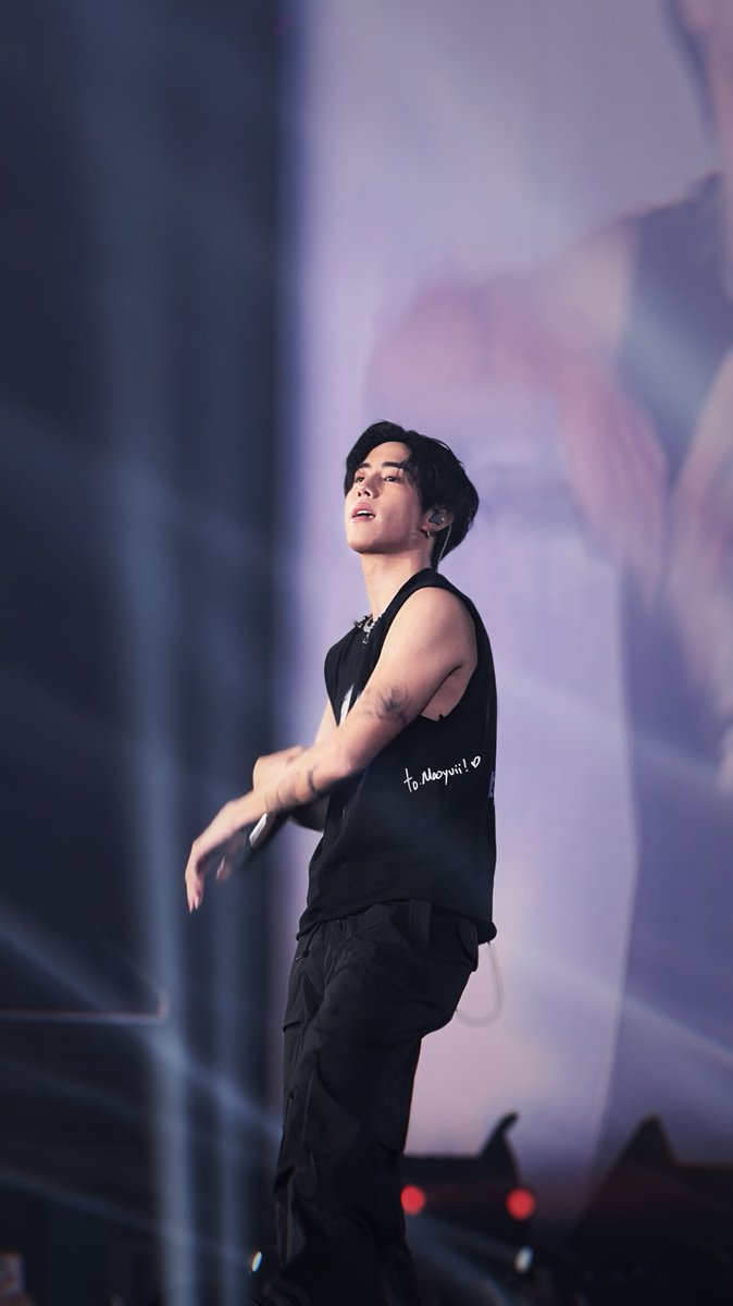 Beliaveinlove's tweet photo. มุมข้างที่ดือ 🫶🏻

#TheOtherSideInBKK_D2 
#theothersideAsiaTour 
#MarkTuan #마크 #段宜恩 @marktuan https://t.co/2G9xv1ZLGe