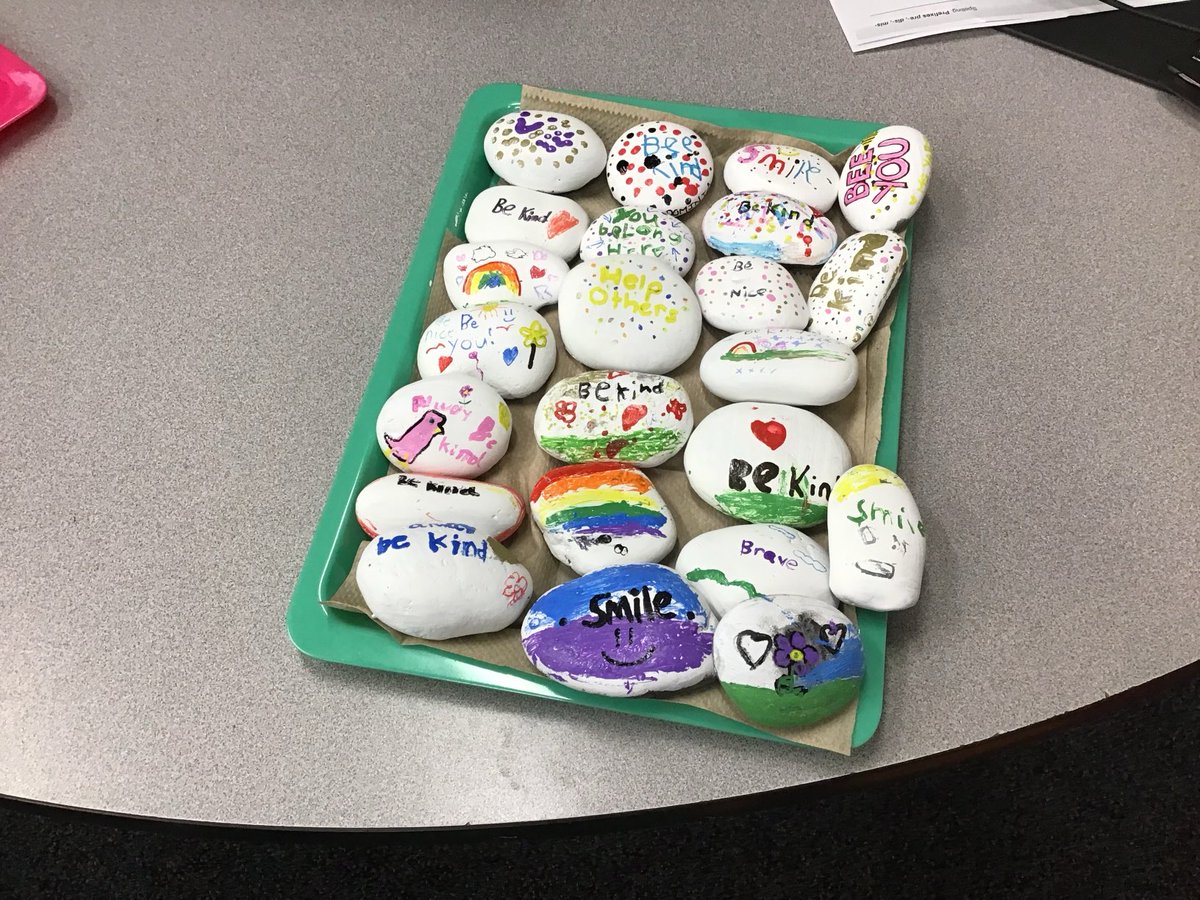 Laura Hernandez tweet media