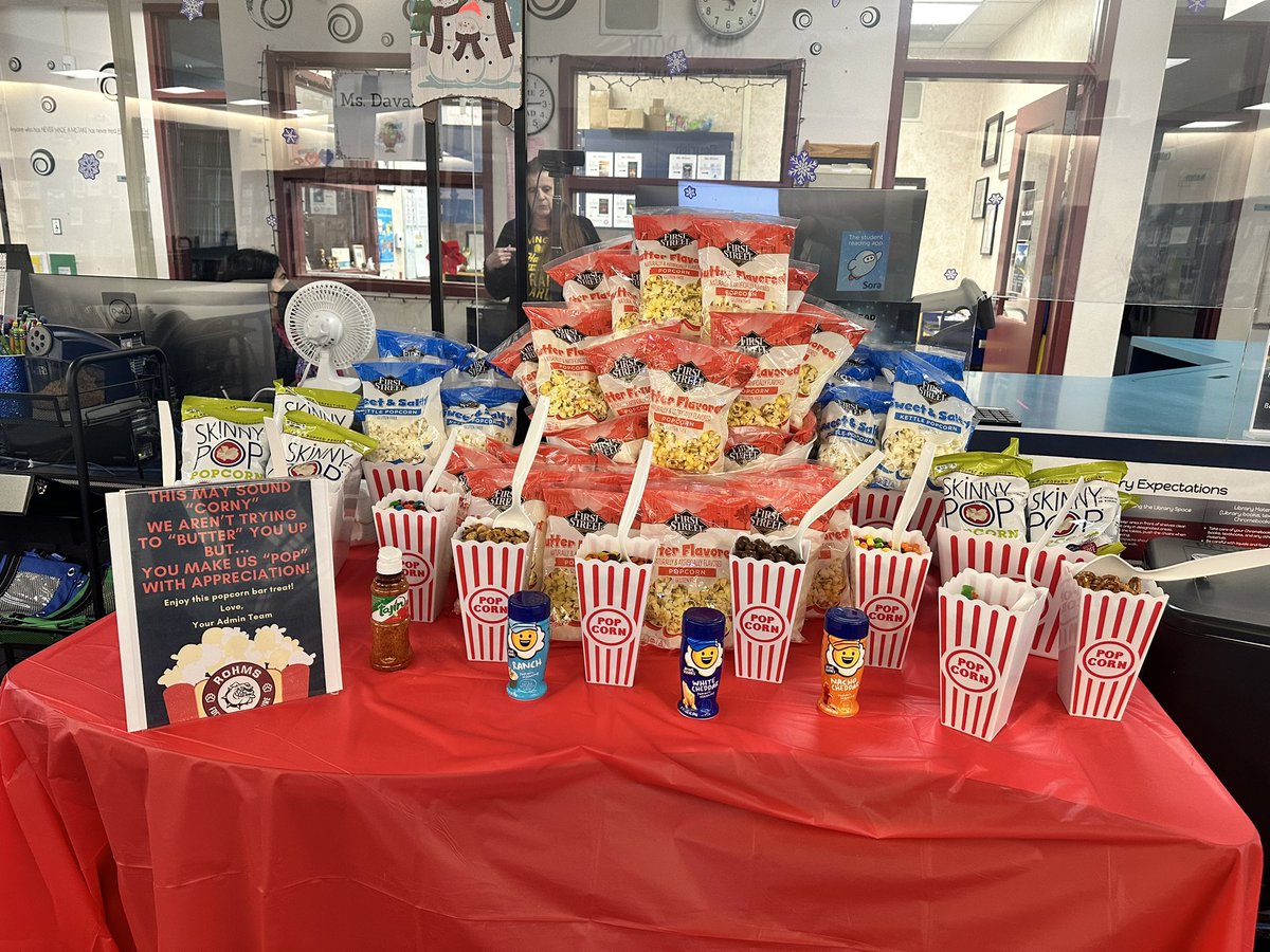 Shows some love to our team today with a popcorn station 🍿🫶🏽❤️