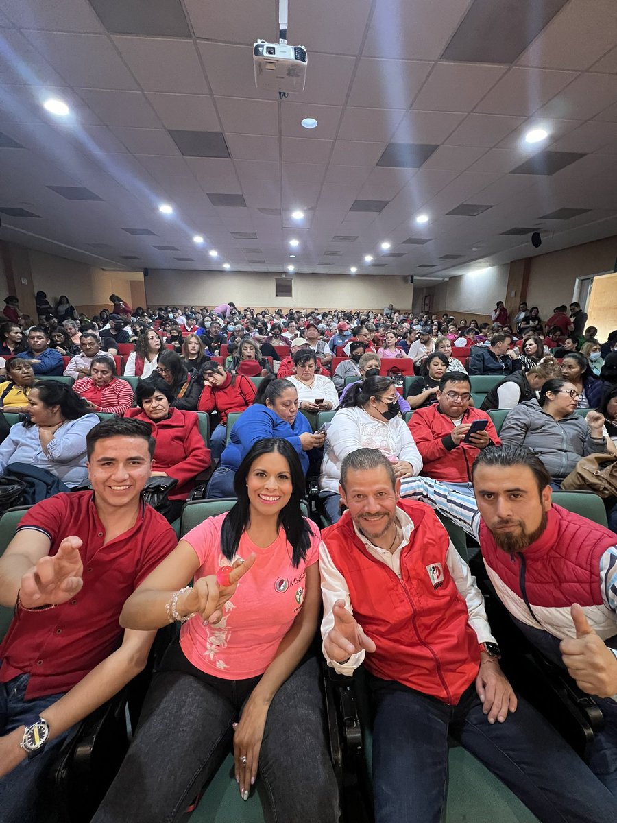 lbpav's tweet image. #UNIDAD #UNIDAD convertida en acción hoy nos reunimos como la gran Familia y equipo que somos @caroviggiano @MarcoMendoza_B  @_LilianaVerde @benjamin_rico @Paco_Olvera @PRI_Nacional @cdeprihidalgo @PRIPACHUCA #pachucahidalgo @XochitlGalvez