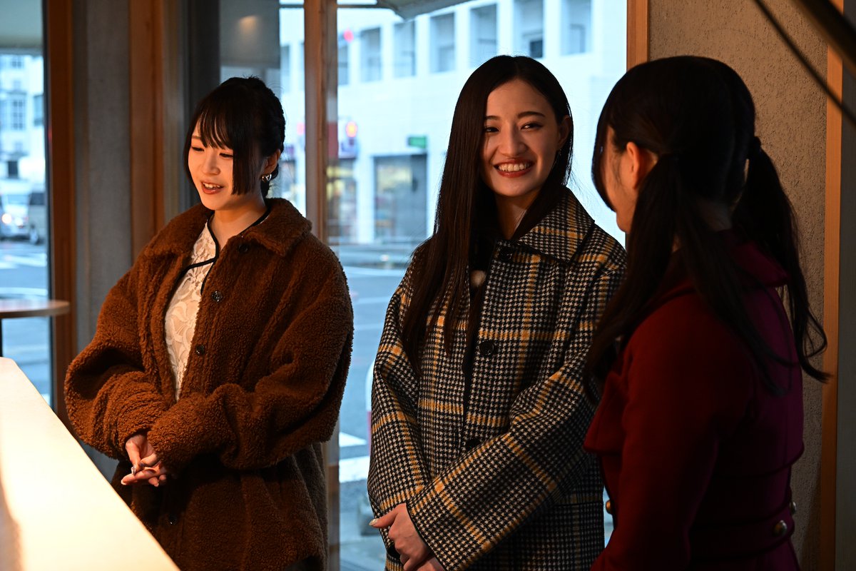 tbschriripon's tweet photo. “トップ目”熱海旅👜
後編も美味しそうなスイーツが登場✨
かなりんがどうしても行きたかったというお店で笑顔の3人😁

『#トップ目とれるカナ？』熱海SP後編
TBSチャンネル1で1月27日(土)深夜0時📺
▶https://t.co/oP40RzL3zM

#中田花奈 #乃木坂46 #伊藤理々杏
#三田麻央 #鈴木たろう #徳井健太 #麻雀 https://t.co/HWGrk9eXSw