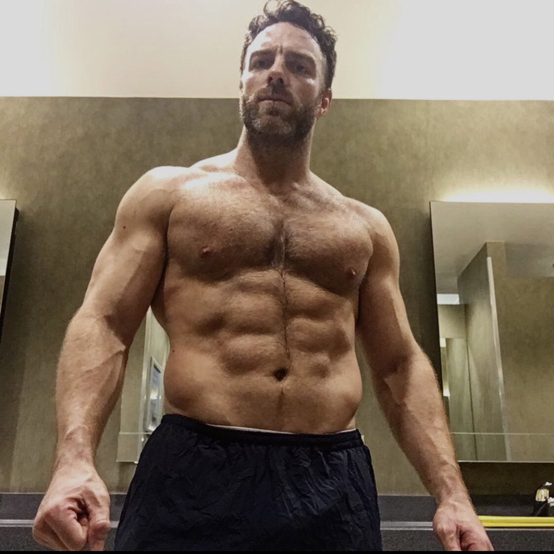 So hot, I make b***he’s baby daddies wanna kill me.