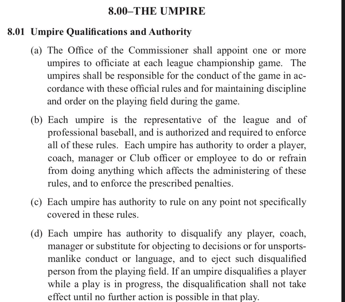 Para los que preguntan si el bateador corredor expulsado podía continuar su carrera ahí está la regla