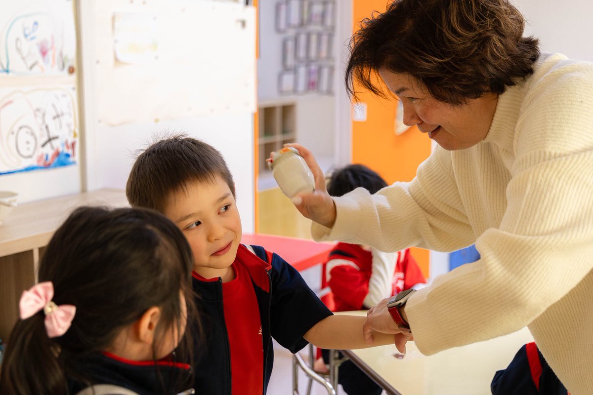 Our EYP students enjoyed a hands-on experience, making their own butter from scratch! The completion of butter making process was delightful as they spread freshly made butter on bread. Yum!