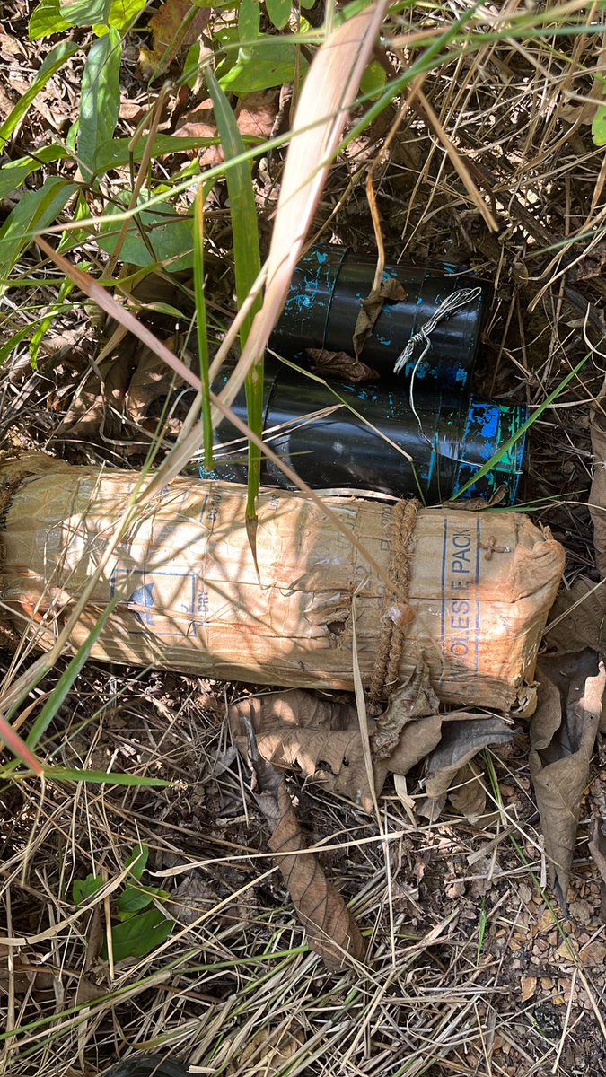 #AssamRifles alongwith Army recovered of Six IEDs, Eight 12 Bore weapon cases, Eleven AK-47 Rifle Cases, ammunition &amp; war like stores in general area of S Moljol &amp; Munpi Villages in Moreh, Manipur on 22 Jan 2024.
<a href="/HMOIndia/">गृहमंत्री कार्यालय, HMO India</a> <a href="/adgpi/">ADG PI - INDIAN ARMY</a> <a href="/PIBHomeAffairs/">PIB - Ministry of Home Affairs</a>