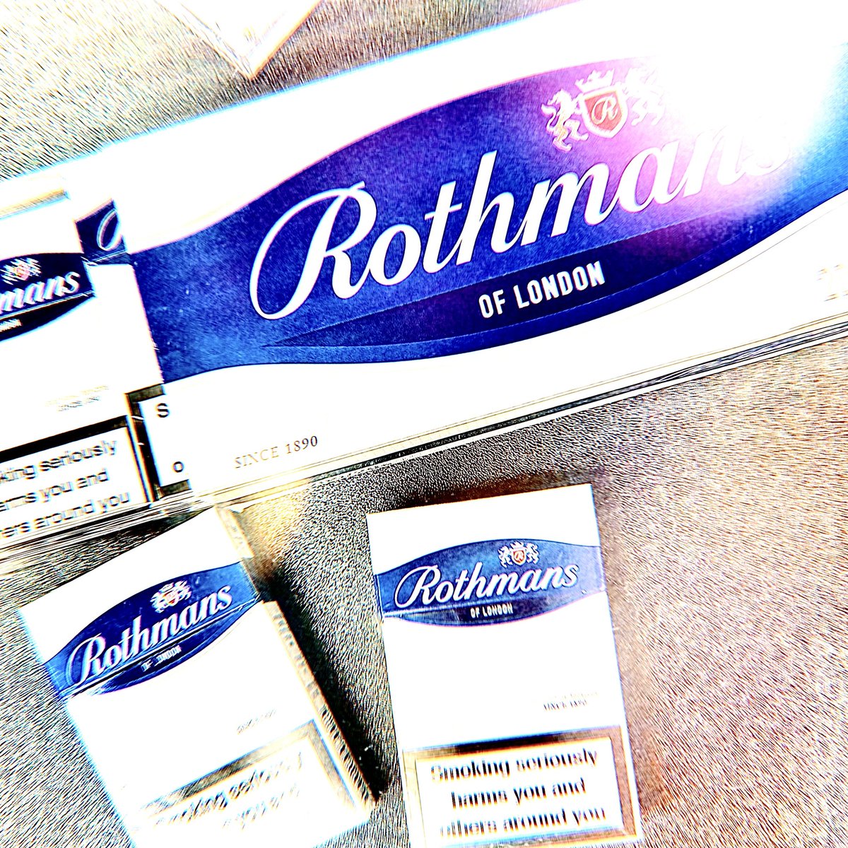 33RECORD_JPN's tweet photo. keepsake/cigarettes
#Rothmans #garagestudio #recording #filming #icecreamstudio #33record #studio3 https://t.co/42h5cJ4FOw