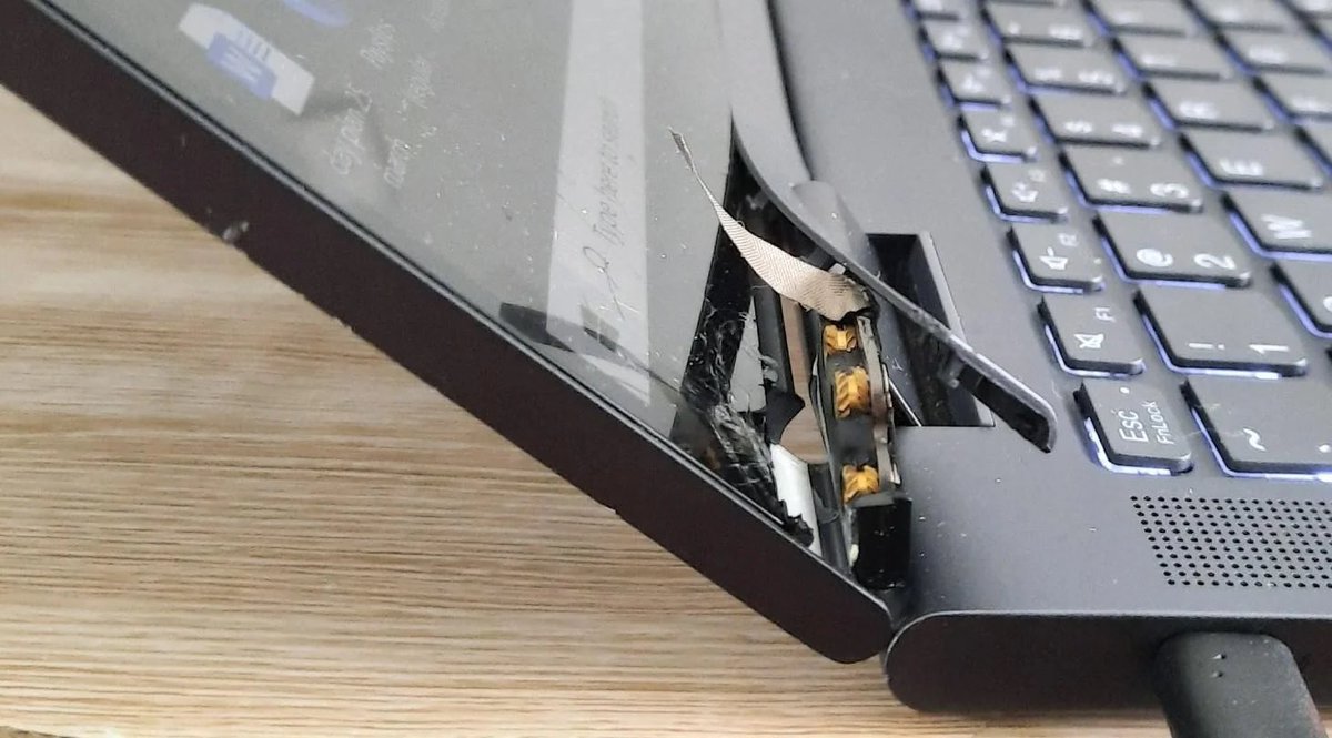 Broken Laptop Hinges?at your service ✌🏼👌🏽👊🏼