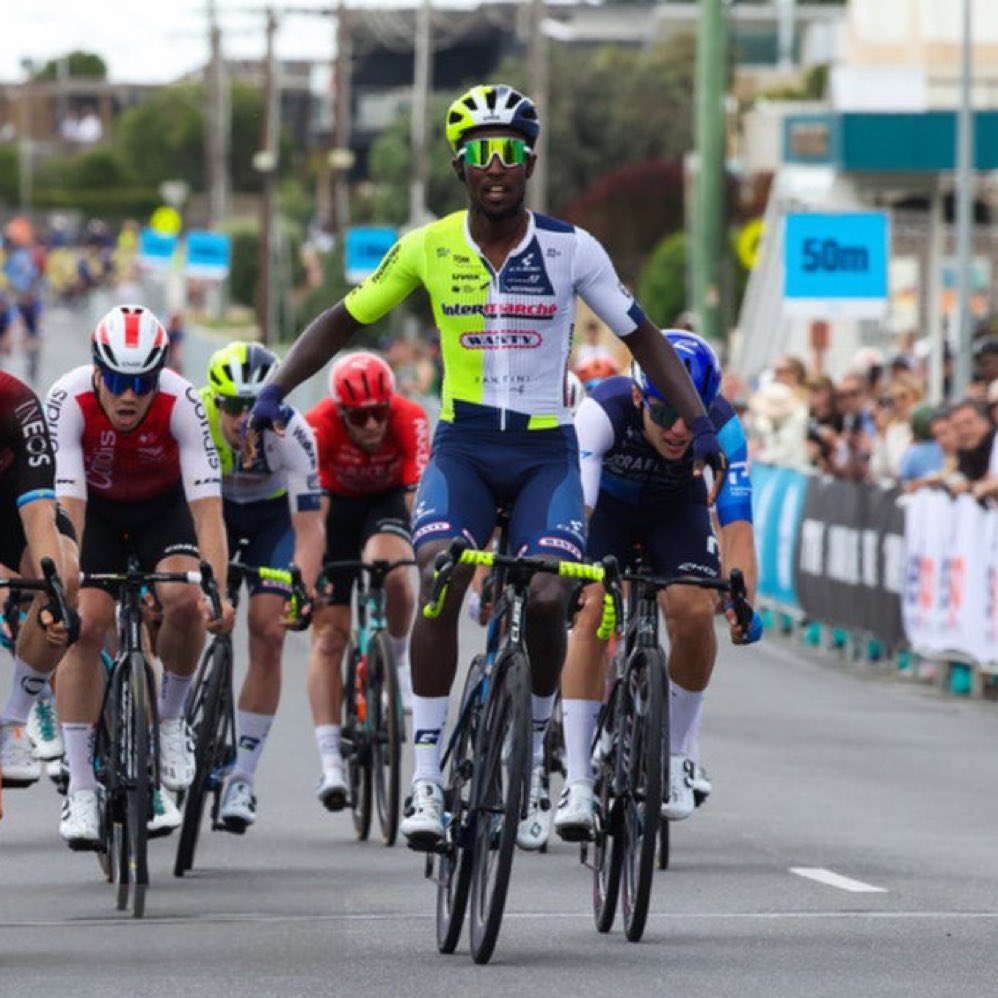 Filmona12's tweet image. VICTORY FOR BINIAM GIRMAY!!!!! 🥇 
🇪🇷 ሰራሒ ታሪክ ቢንያም ግርማይ ቀድማይ ወጽዩ! 
ኤርትራዊ ፕሮፈሽናል ተቀዳዳማይ ብሽክለታ ብንያም ግርማይ ኣብ ክላሲክ ሰርፍ ቀዳማይ ብምውጻእ ታሪክ ሰሪሑ። ብራቮ ቢኒ!! እንቃዕ ሓጎሰና ደቂ ኤርትራ። ንቢኒ ዮሃና…