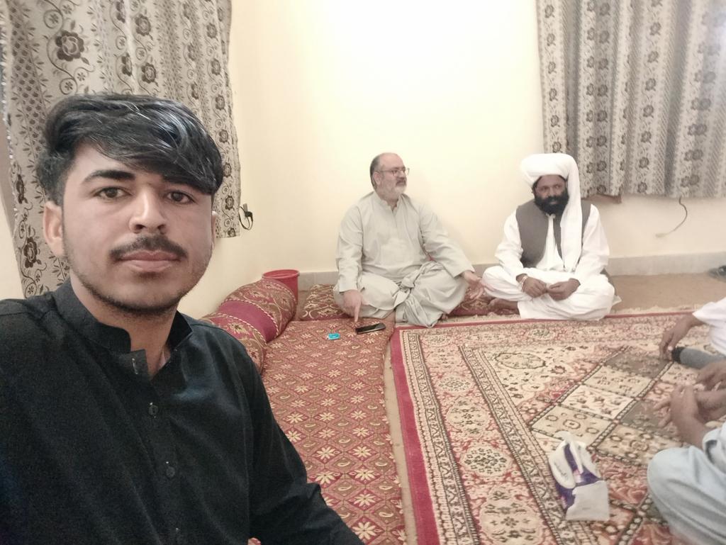 BugtiHayat3's tweet photo. With boss ✌️ https://t.co/blyo34LCHd