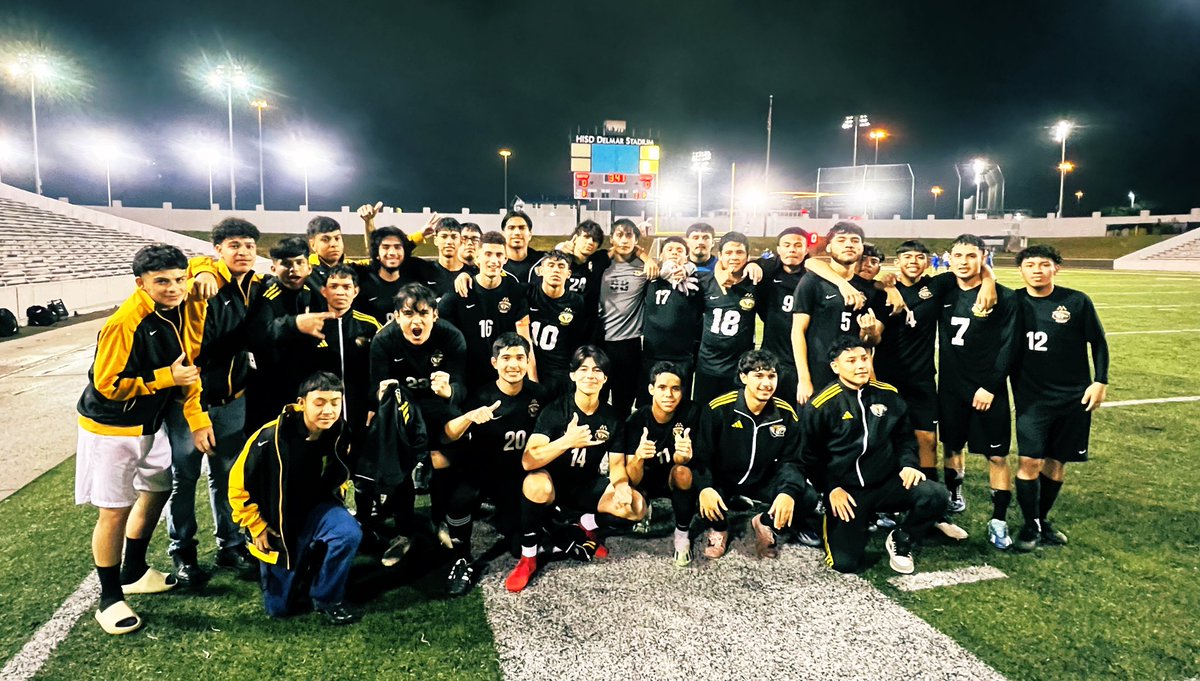 SHtigerfutbol's tweet photo. WHAT A GAME 😅 #victorioUS #Happy
3-2 win. The boys battled and got ➕3️⃣
Rain-Wind-Cold. Bring it all #WeAreOne https://t.co/nTX8QwschQ