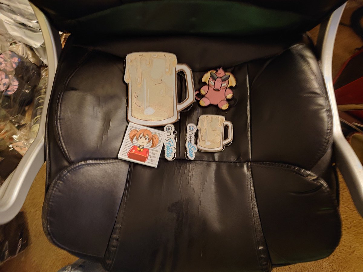 tacbaconpatches's tweet image. It&apos;s been years since I sat on new patch designs for this long before the drop? Y&apos;all ready for Friday, or should I wait another week? 😉

#tbpatches #futabu #oneesan #thedevilisaparttimer #Chiho #mug #patchtwitter #patch #anime #manga #meme