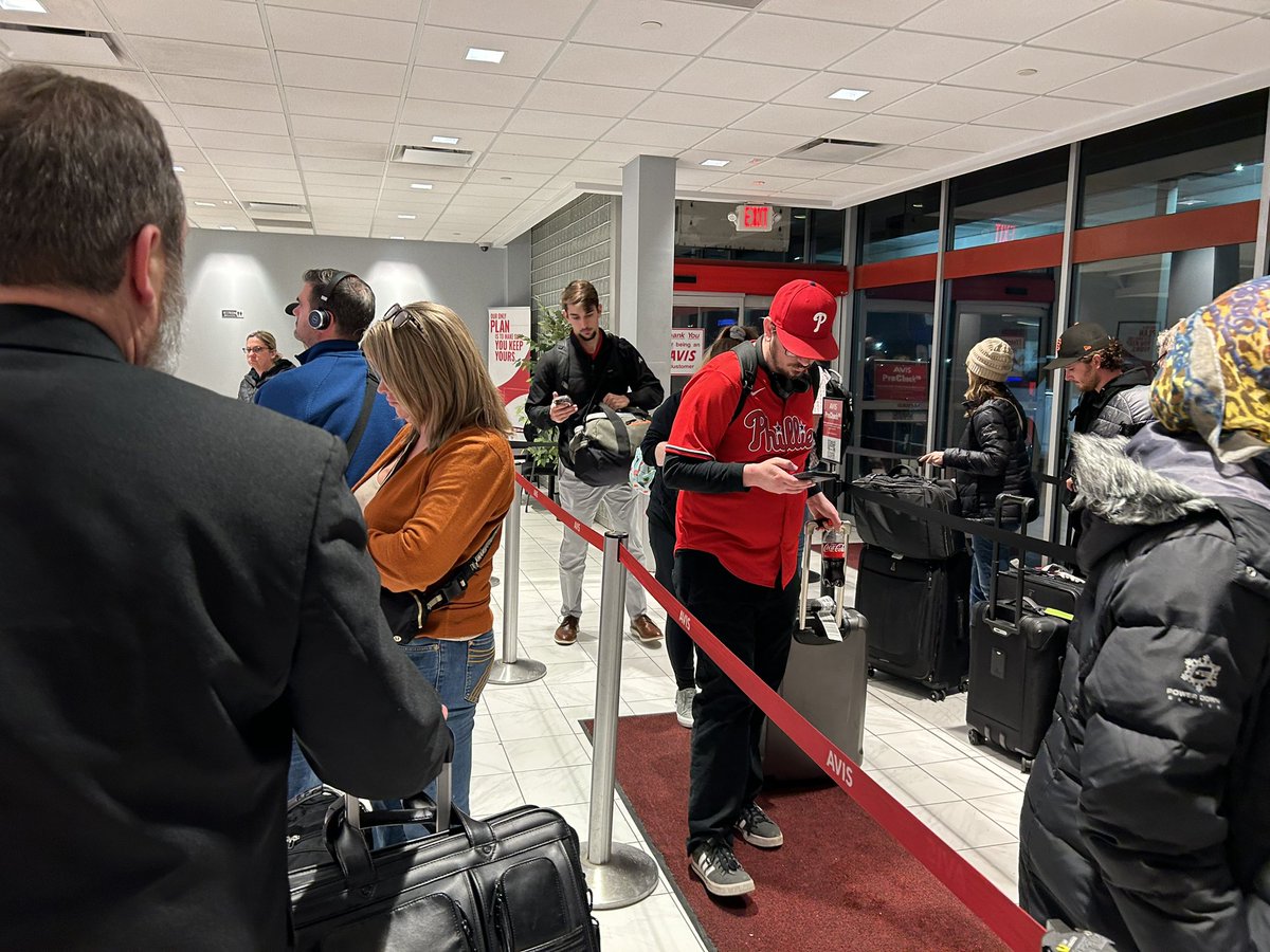 Fog got the better of our flight in Detroit. Long night and long drive ahead for @Austin_Barach, our new friend Nicky, and me. South Bend and Syracuse vs Notre Dame here we come!