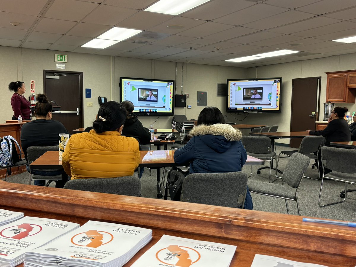 📚 Empowering our parents with knowledge and tools during our ELPAC Practice Test Trainings @lamont_district! Together, we are paving the way for academic excellence, strengthening the school-home partnership to boost our learner’s success. 💪🏽🏡 #WeAreLESD #EducationPartnership