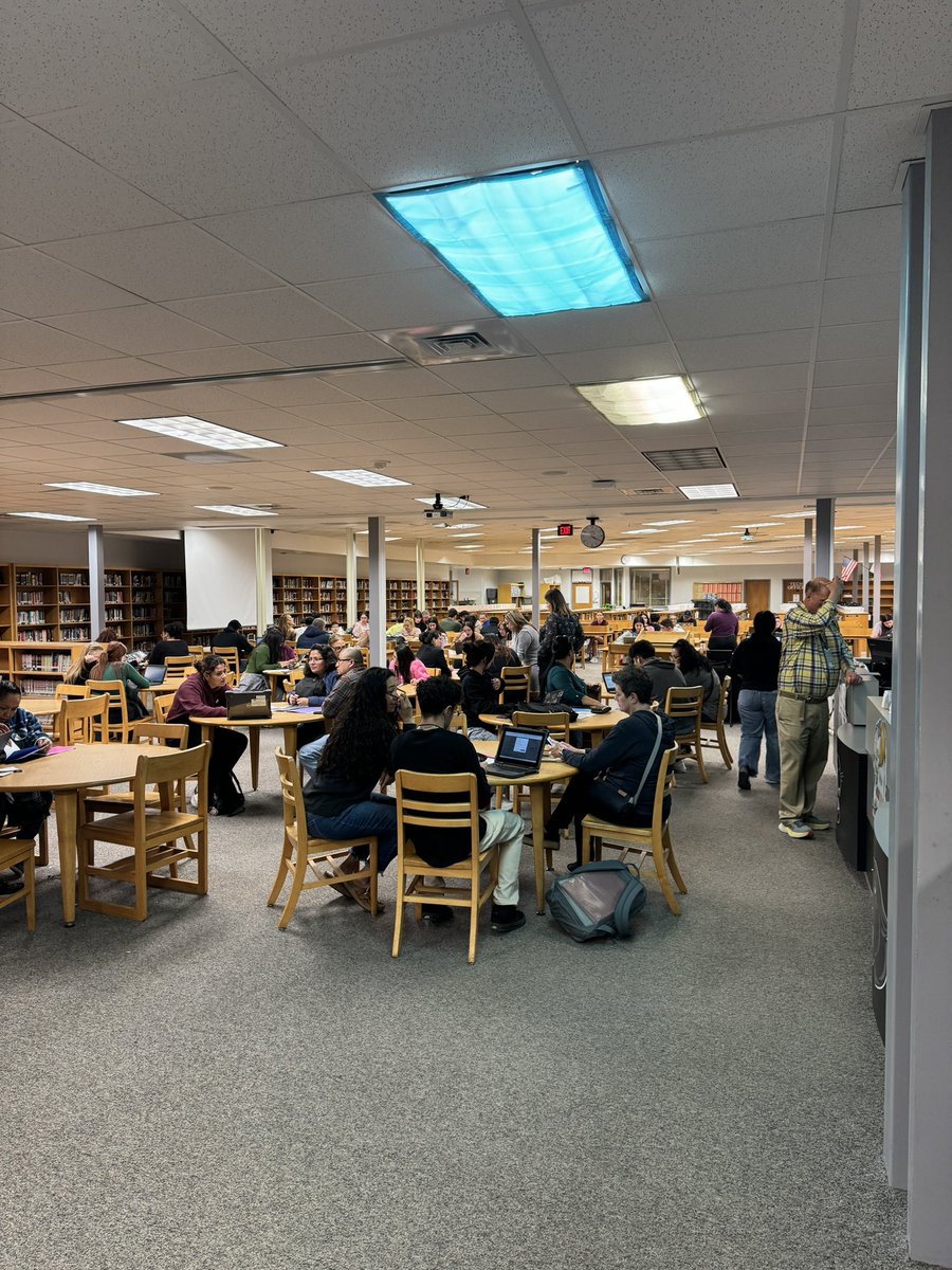 We had an amazing turnout at out Senior FAFSA Night!! Our students are one step closer to High School Graduation. 🖤  If you missed our event tonight…Our next Senior FAFSA Night will be February 28th.