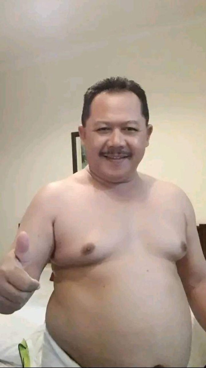 Habis olah raga Mau mandi dulu Ayo siapa yg ikut