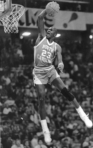 uncsportsphotos's tweet photo. The G.O.A.T #UNCommon #tarheels #GoHeels #ACC #CarolinaFamily #GDTBATH #uncbasketball #UNC #Carolina PHOTO COURTESY OF:  Unknown https://t.co/TByrdwHYY9