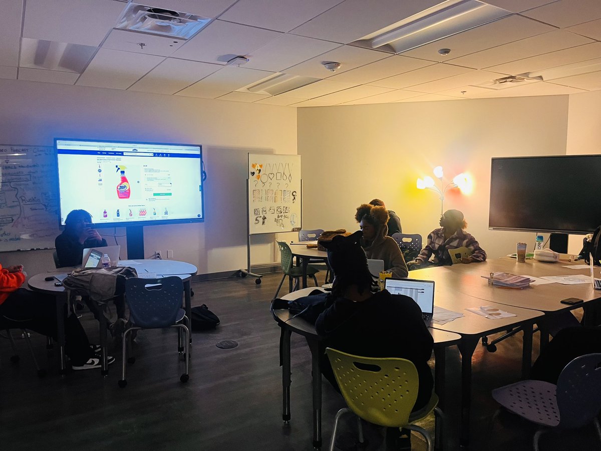 HMC1_RWLC's tweet image. 💼 Who knew budgets could be thrilling? Listening to CORE students about budgets become exciting as students discuss the nitty-gritty details, turning balance sheets into a playful debate for client projects! 💬📊 #FinancialFun #StudentDebates @HMC1Proud