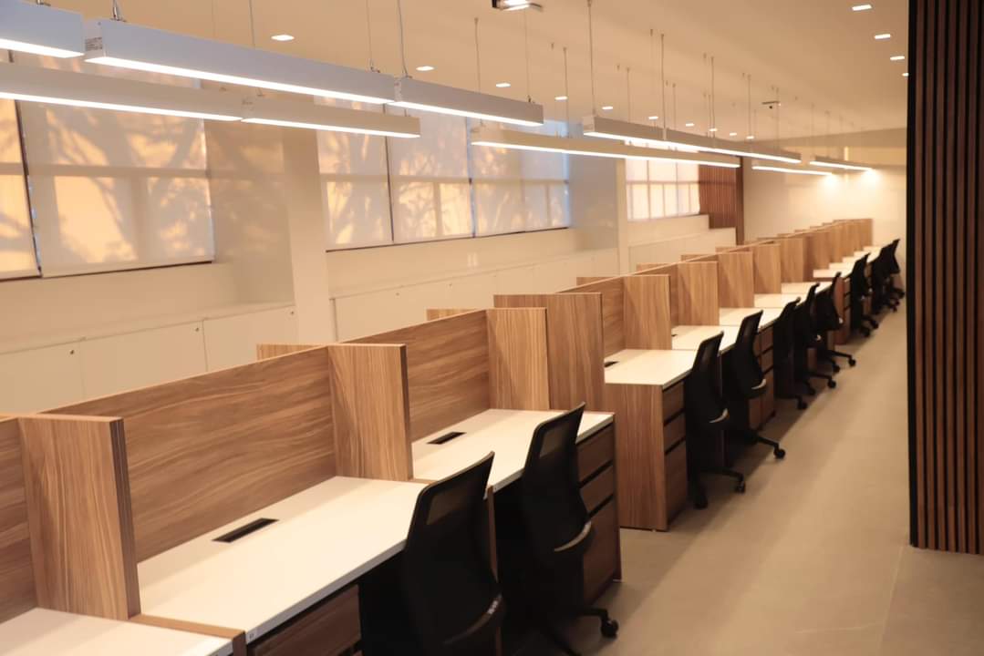 El día de hoy inauguramos las nuevas oficinas para todos los trabajadores de esta alcaldía del área de Administración y Comunicación Social. 
Dos áreas abandonadas por muchos años; pero que contarán con nuevas y mejores instalaciones. 
Ahora que concluya mi periodo como alcalde,