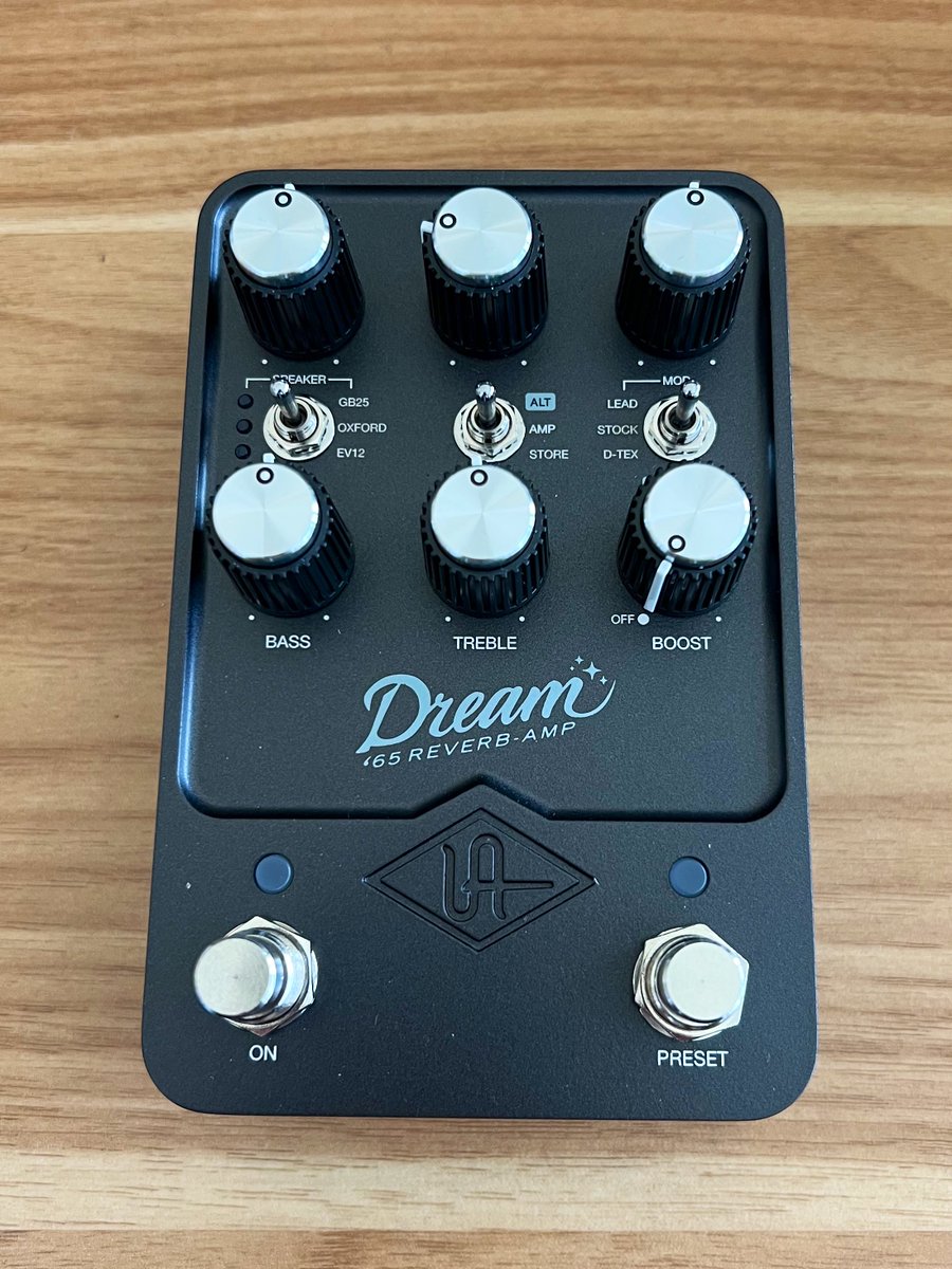 my new gear…

UAFX Dream / 65 Amplifier

ライン録りで鈴鳴りチャキチャキクランチサウンドを出すが今年の目標の一個だったんですけどこれ買って速攻解決しました笑笑
ライブでも使えそうだし最強すぎる…
活用します！！

#universalaudio 
#UAFX
#deluxereverb