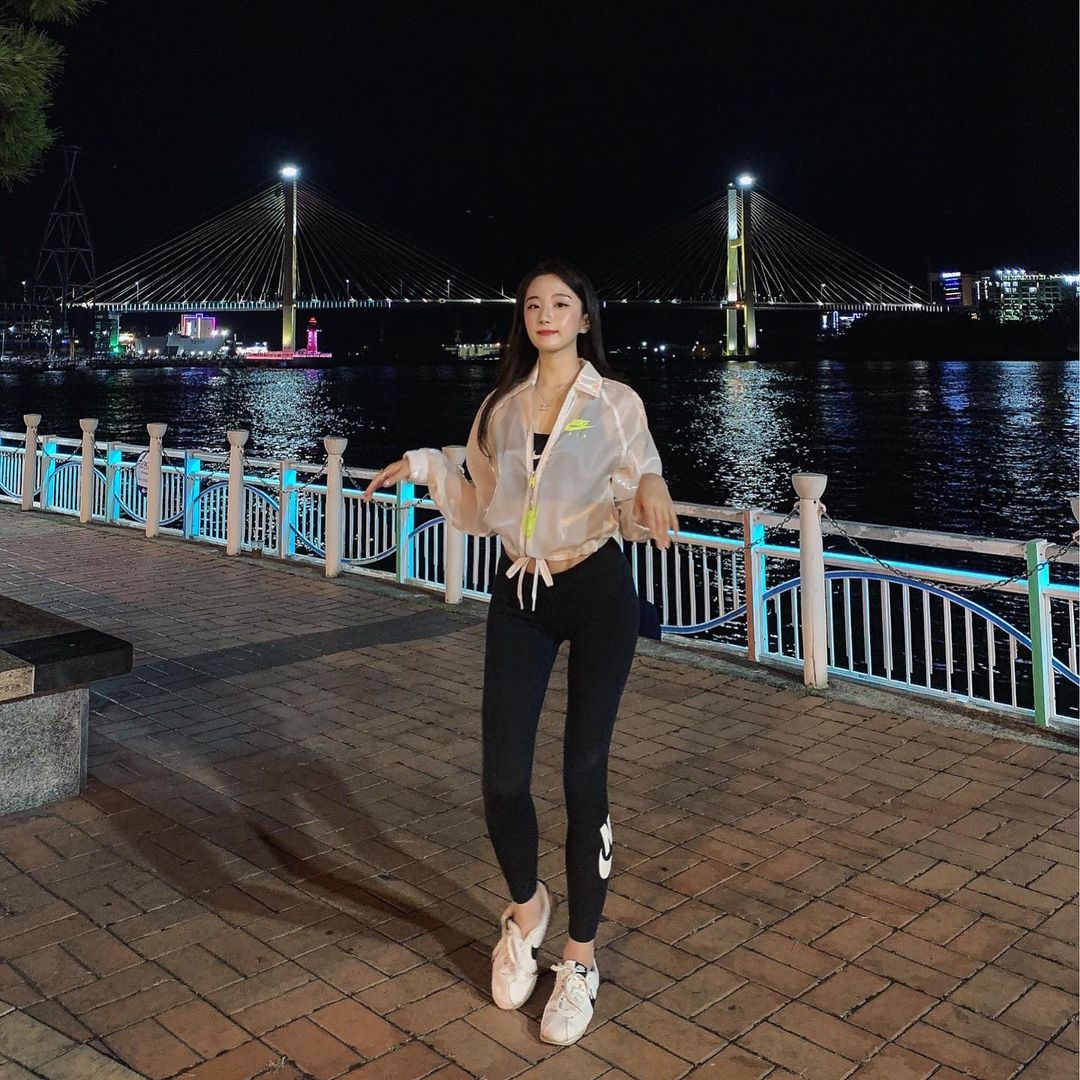 MWTA08's tweet photo. 22号
宁波鄞州区天童北路附近
28岁/1000/次/2000夜/白领兼职/ 某公司管理部门少妇，风骚无比，身材性感，奶子又滑又软，欲望强容易湿 
美女联系方式看置顶推文和主页联系客服　 #宁波外围 #宁波修车 #宁波上门 #宁波同城 #宁波线下 #宁波兼职 https://t.co/P2LclIkpV0