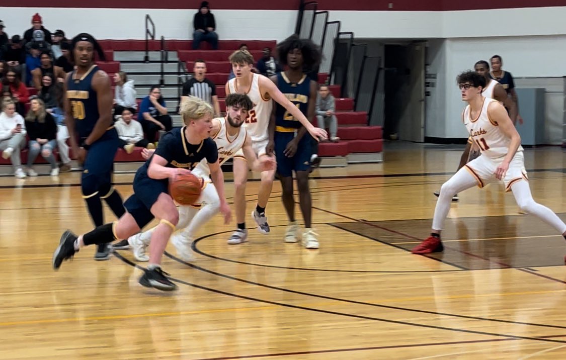 cghs_basketball's tweet photo. Had fun watching @marshall_kellen ball out tonight! Definitely their best perimeter defender and gets guys in the right spots. Couldn’t be more proud of him! Nice job, Kellen! 🔥 💪🏽 🏀 https://t.co/x84OjJkGAx