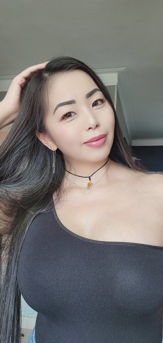 Watch Shanny Lam 🌻's leaked NSFW photo on TwXstars