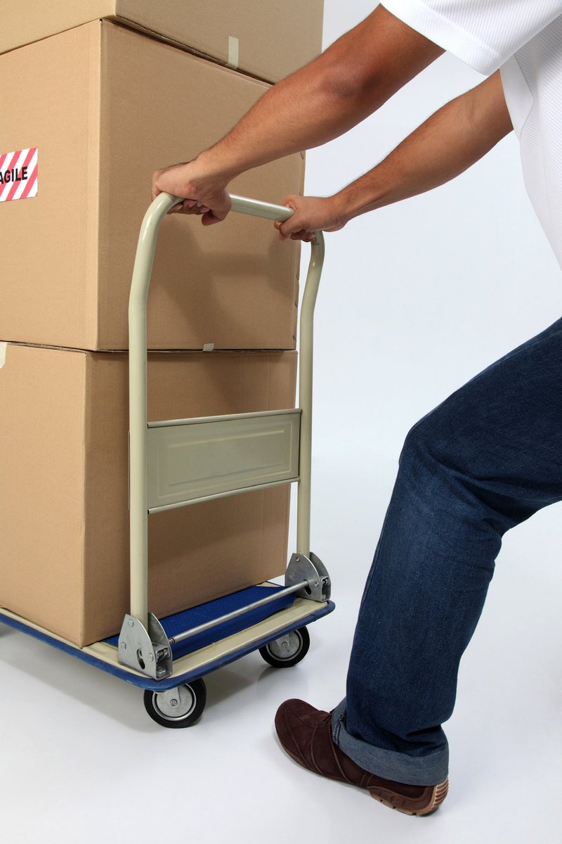 Robotics365's tweet image. “Si siempre haces lo mismo…no esperes resultados diferentes..” 

Equipate con #robots de transporte para tus centros #logísticos, #almacenes, lineas de #montaje, … 

Evita que tus procesos se vean afectados por el #absentismo, uno de los peores problemas en las #empresas