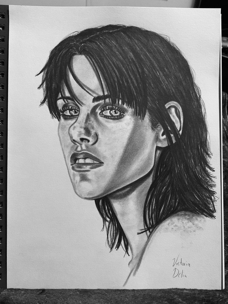 VDelia25's tweet photo. Kristen Stewart made with graphite https://t.co/655qy24cm3