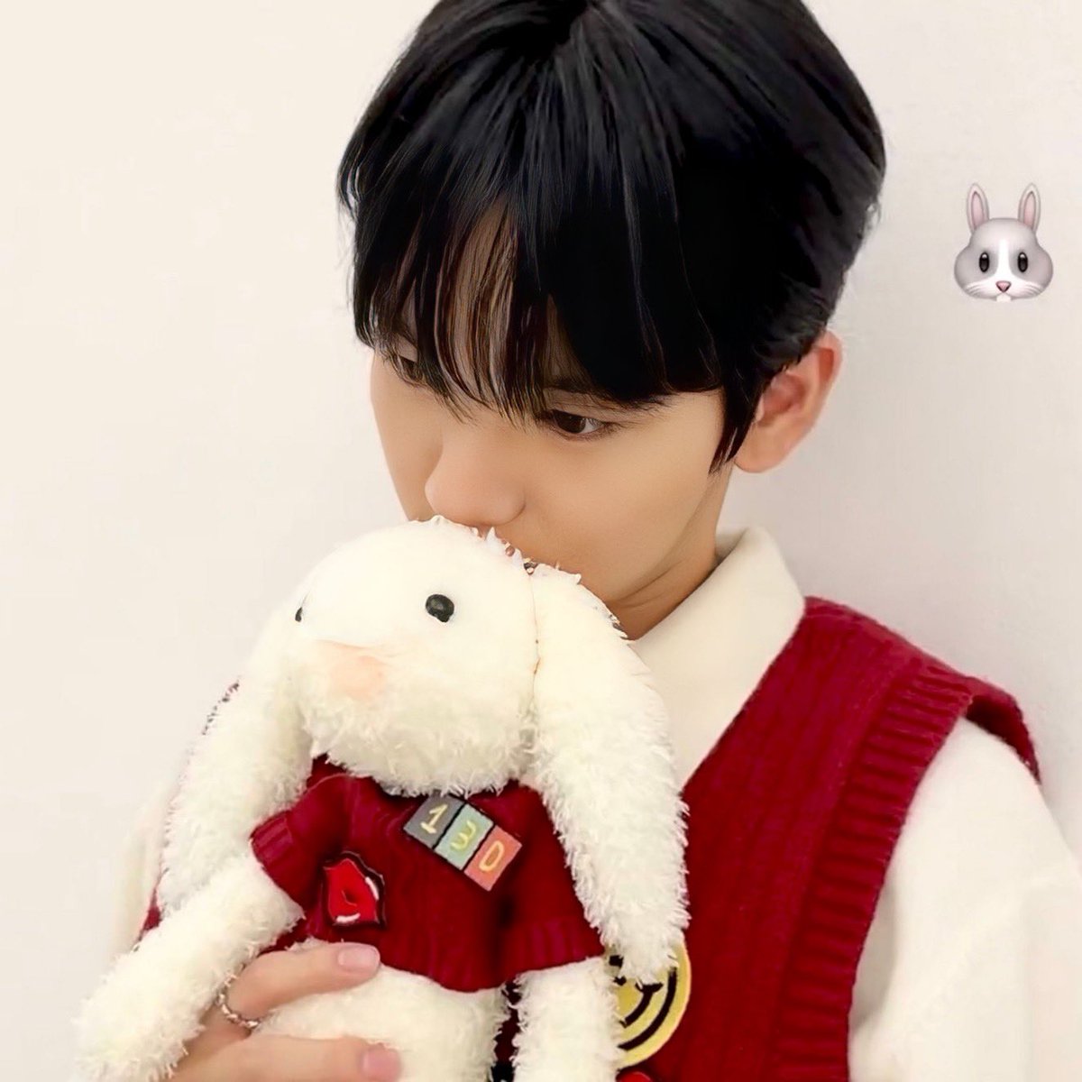 O7O1hs's tweet photo. nomnom bunny 🐰 https://t.co/zFuG6Ce3PZ