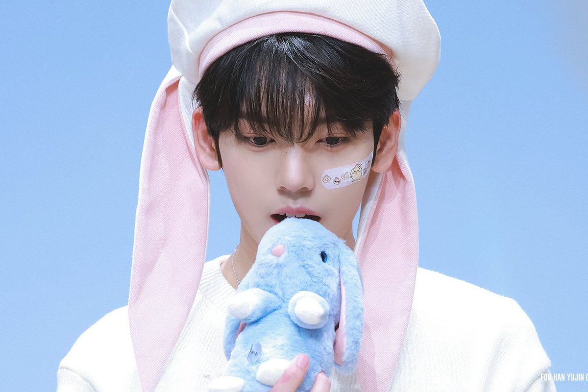 O7O1hs's tweet photo. nomnom bunny 🐰 https://t.co/zFuG6Ce3PZ