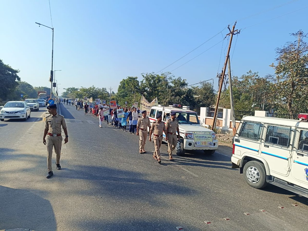 rtohimatnagar's tweet photo. આ રેલીમાં જ્યોતિ હાઈસ્કૂલ, કેટી હાઈસ્કૂલ અને આરડેકતા કોલેજના  વિદ્યાર્થીઓ જોડાયા હતા. @COTGuj_office @CollectorSK @GRSAofficial https://t.co/Sktpnz3Wla