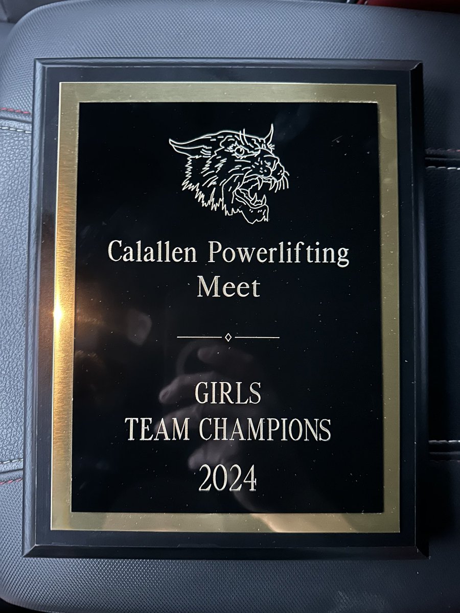 CoachTonyRamon's tweet photo. Varsity Girls bring home 1st in Calallen. #LiftHeavy #CCLondonPower #THSWPA https://t.co/ck1rL5nXS1