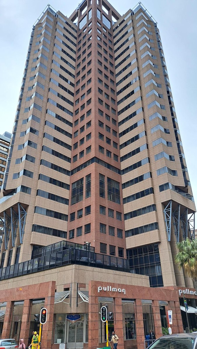 For those asking what happened to the Radisson Hotel at 22 Riebeek Street in #CapeTown 🤔🏨

A new hotelier has taken over. It is now called Pullman - Cape Town City Centre. It is operated by Accor, a French multinational hospitality company that owns, manages and franchises
