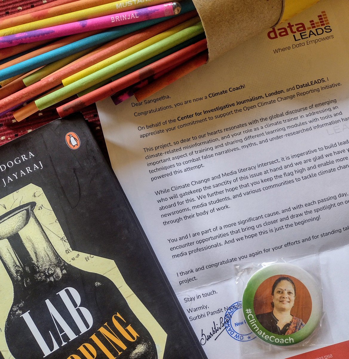 sangyraj's tweet photo. Grateful to @data_LEADS & @cijournalism for the warm appreciation & thoughtful goodies!
Proud to wear my #ClimateCoach badge & join you in fighting #misinformation on #climate change
@earthjournalism @Internews @MIB_India @mssrf @CoveringClimate @gijn @SciComm_India @moefcc https://t.co/ruTTkhutZR