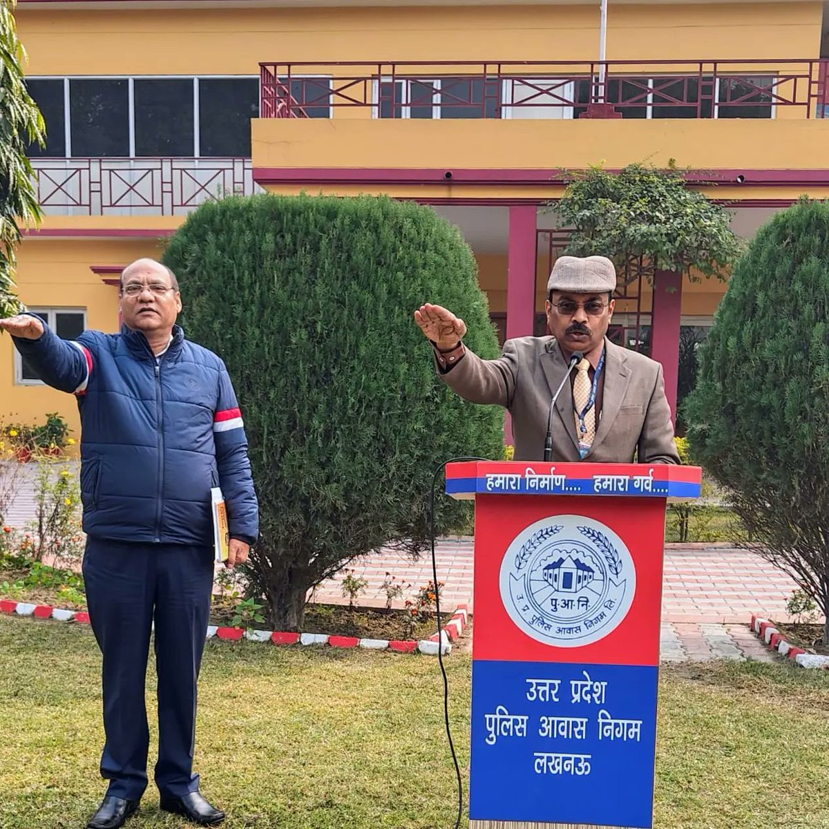 CmdUppan's tweet photo. Voter's Day is observed on 25th https://t.co/AdF6d3UDVV commemorate establishment of Election Commission of India..
Pledge was taken by Sh. Prakash.D, IPS, CMD, all Officers, Engineers &amp; Staff members of UP Police Avas Nigam..
#NationalVotersDay
@ECISVEEP https://t.co/VE3oUYuAeg
