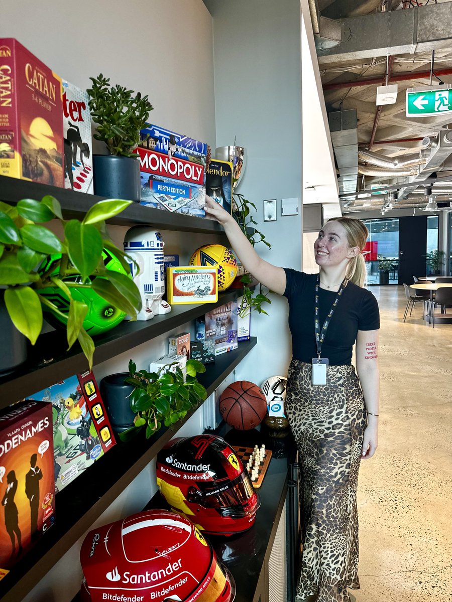 vgwco's tweet image. Happy Workplace Experience Appreciation Day! Not an official thing, but we think it should be.

Shout out to our Workplace Experience Team for making our office space a great place to be and always keeping our mid-afternoon snack game strong.

#Workplaceexperience #Officesnacks