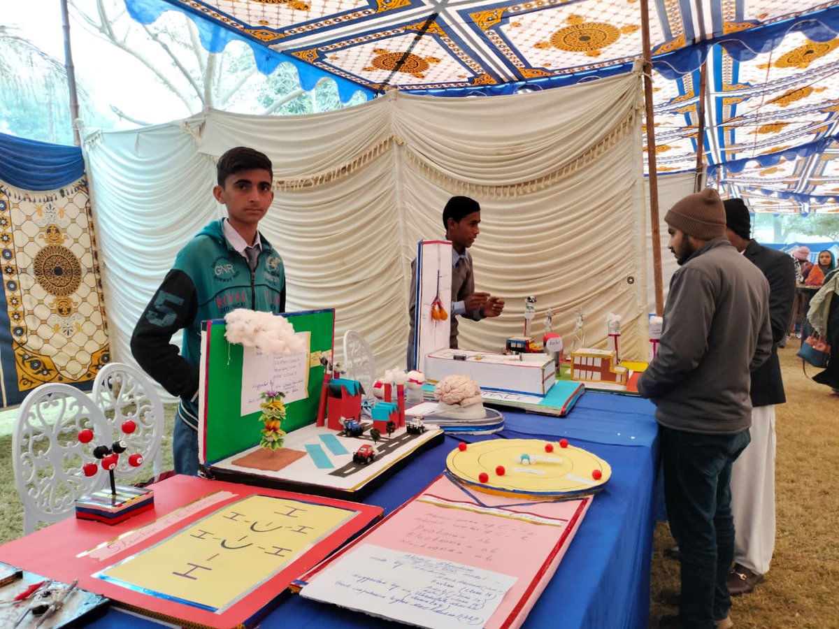 MahasinghPThari's tweet photo. Empowering young minds at the Sukkur Youth Stem Learning Festival 2024! 🚀 Excitement fills the air as students embark on a journey of innovation and discovery.
#SukkurScienceFestival #STEMeducation
@SELD_Sindh @UNICEF_Pakistan @MinisterEduGoS @akhtarb1 @saeedsangri https://t.co/YUEo6NsBYV